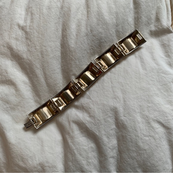 Vintage Coro Pegasus wide gold tone link bracelet - Picture 3 of 5